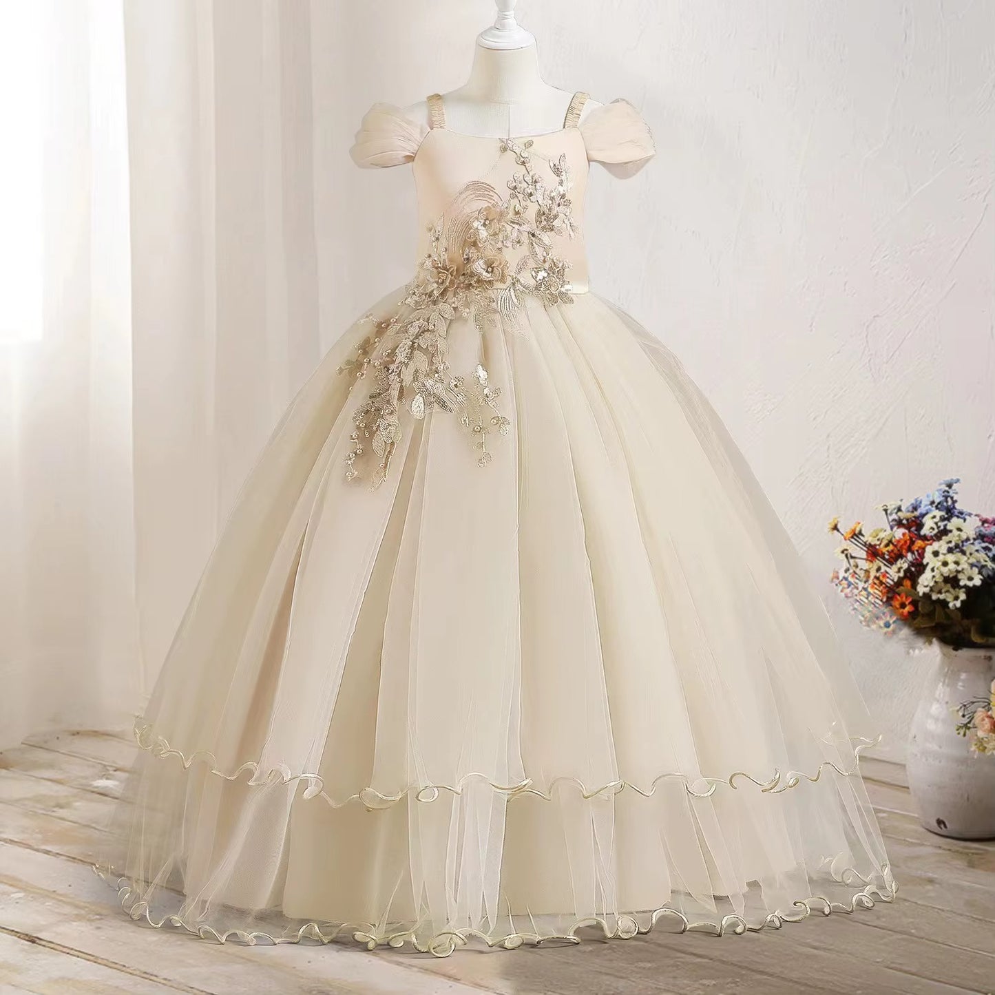 Girls Spaghetti Strap Puff Sleeve Embroidery Layered Tulle Ball Gown